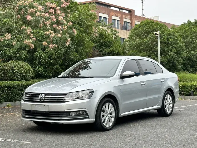 2015 Volkswagen Lavida 1.6L 110HP L4 6AT