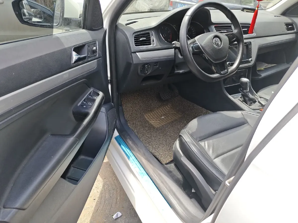 2015 Volkswagen Gran Lavida 1.6L 110HP L4 6AT,autocango,china used car exporter,china ev exporter,chinese used car exporter,chinese used ev exporter