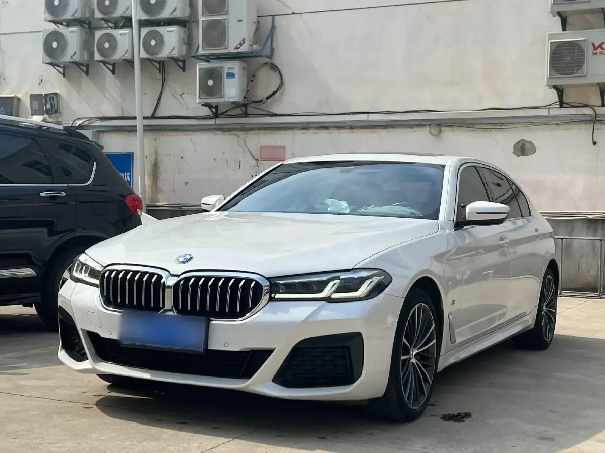 2022 BMW 5 Series 2.0T 252HP L4 8AT