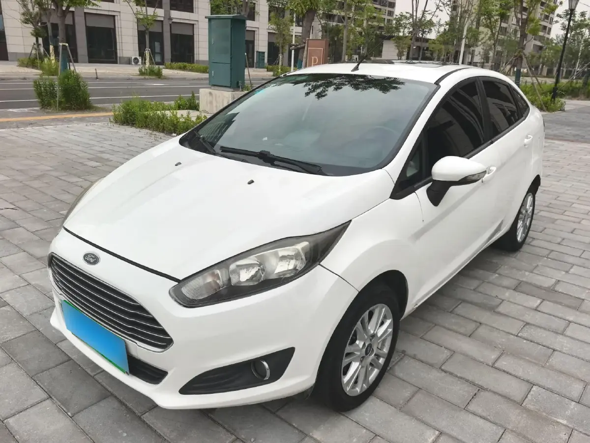 2013 Ford Fiesta 1.5L 110HP L4 6DCT