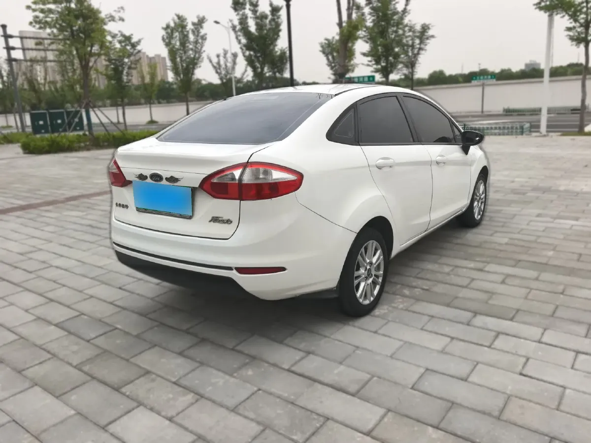 2013 Ford Fiesta 1.5L 110HP L4 6DCT,autocango,china used car exporter,china ev exporter,chinese used car exporter,chinese used ev exporter