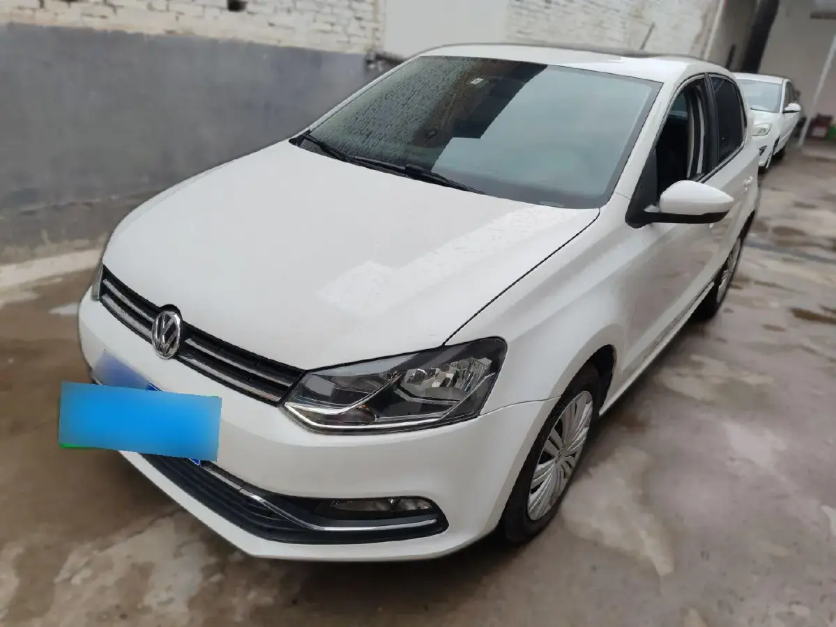 2016 Volkswagen Polo 1.6L 110HP L4 6AT