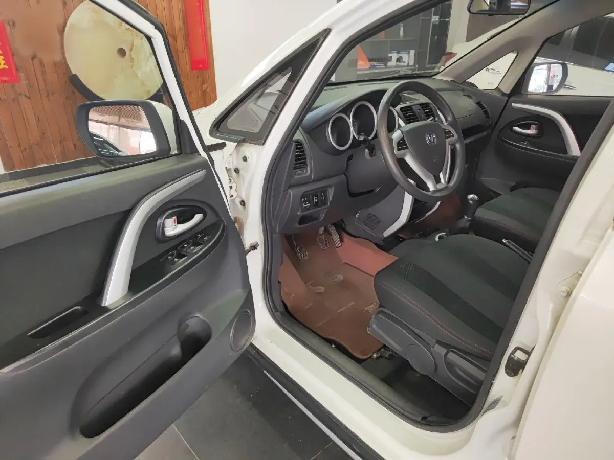 2014 ChangAn CX20 1.4L 101HP L4 5MT,autocango,china used car exporter,china ev exporter,chinese used car exporter,chinese used ev exporter