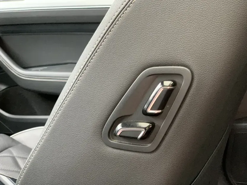 2022 Volkswagen Magotan GTE 1.4T 150HP L4 6DCT PHEV 13KWH,autocango,china used car exporter,china ev exporter,chinese used car exporter,chinese used ev exporter