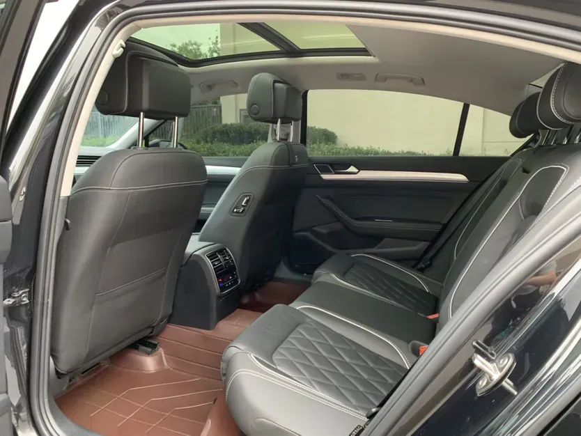 2022 Volkswagen Magotan GTE 1.4T 150HP L4 6DCT PHEV 13KWH,autocango,china used car exporter,china ev exporter,chinese used car exporter,chinese used ev exporter