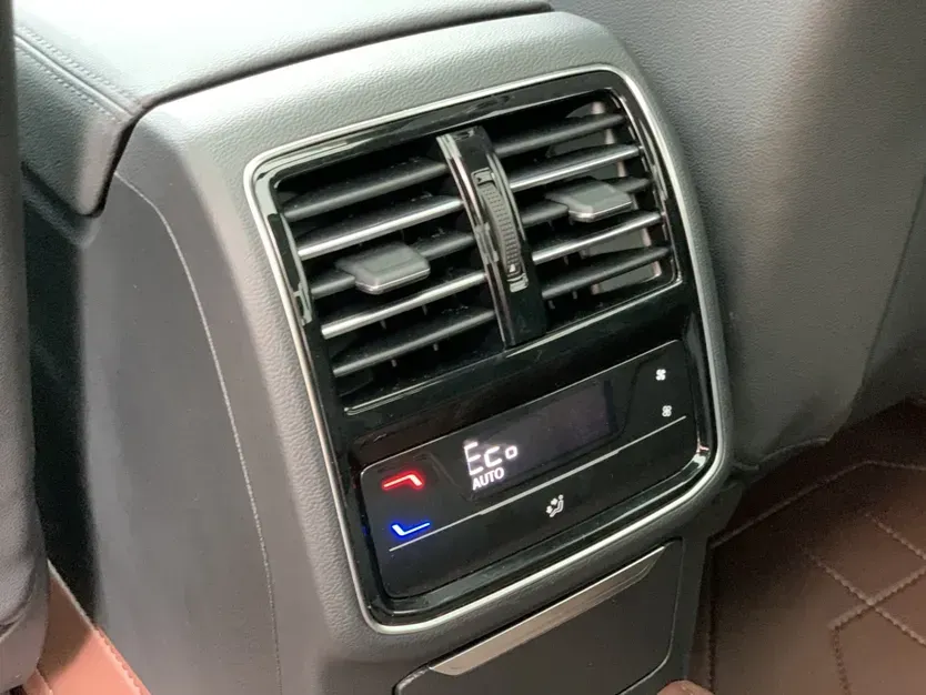 2022 Volkswagen Magotan GTE 1.4T 150HP L4 6DCT PHEV 13KWH,autocango,china used car exporter,china ev exporter,chinese used car exporter,chinese used ev exporter