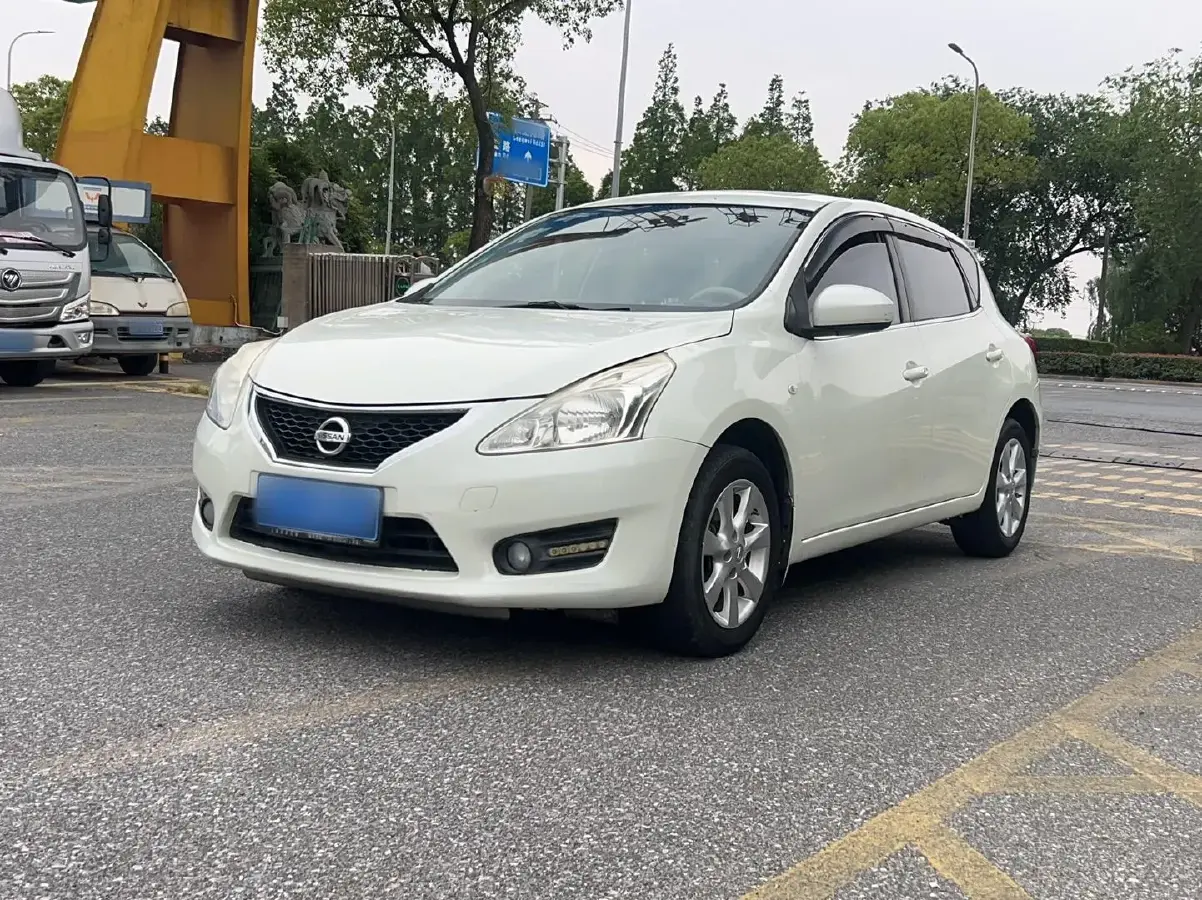 2014 Nissan Tiida 1.6L 126HP L4 CVT