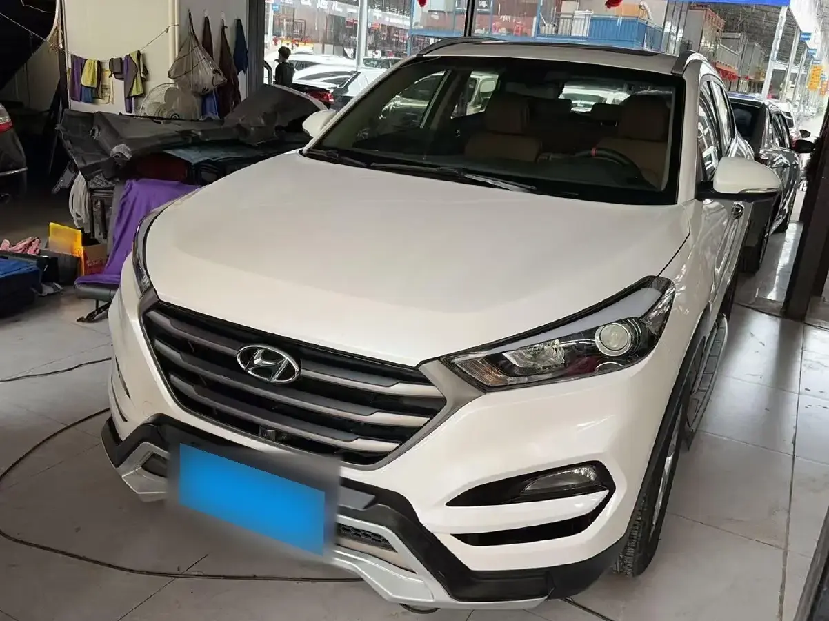 2015 Hyundai Tucson 2.0L 165HP L4 6AT