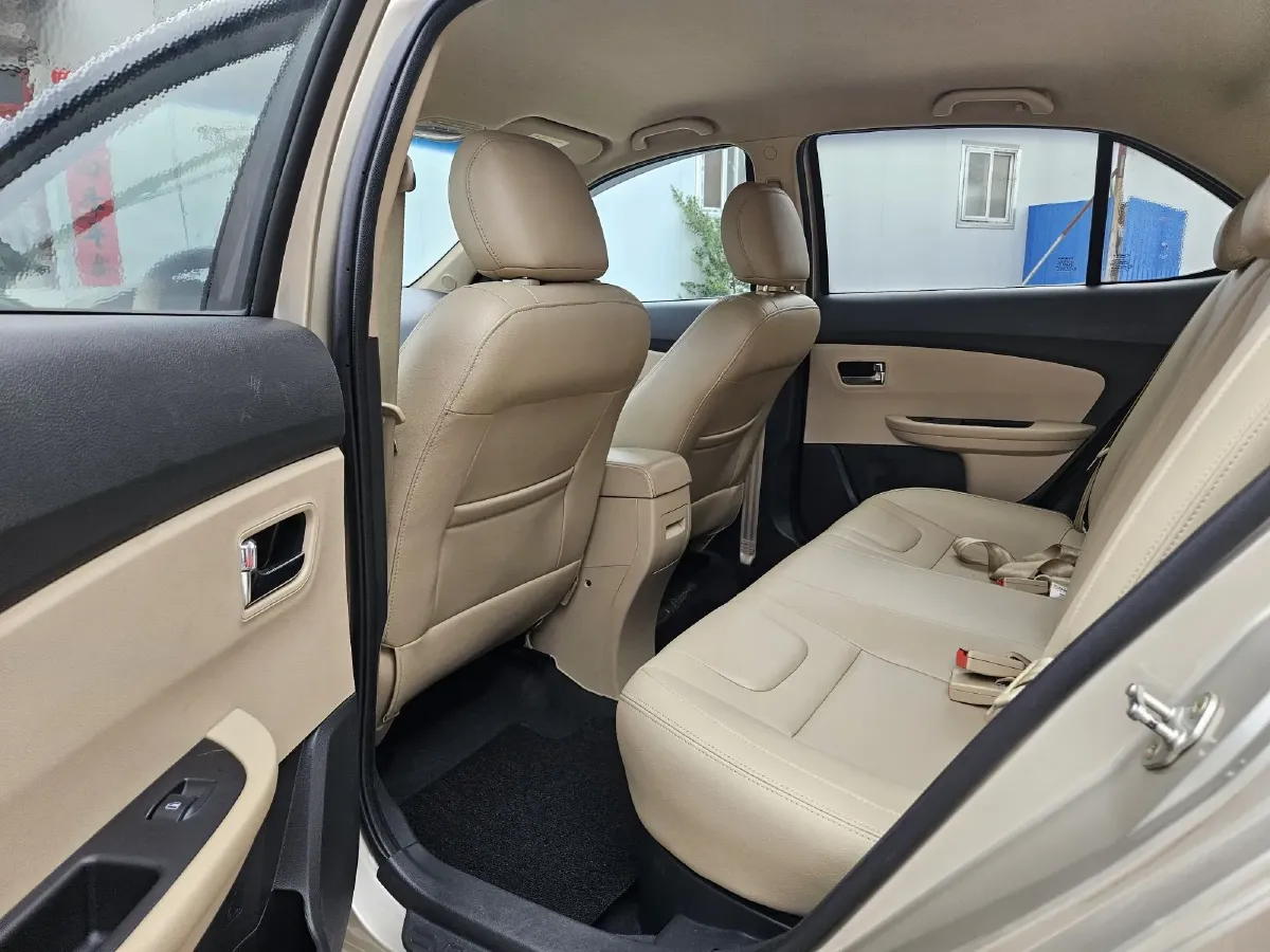 2015 Chery E3 1.5L 109HP L4 5MT,autocango,china used car exporter,china ev exporter,chinese used car exporter,chinese used ev exporter