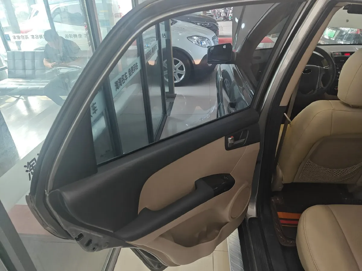 2013 Kia Sportage 2.0L 142HP L4 4AT,autocango,china used car exporter,china ev exporter,chinese used car exporter,chinese used ev exporter