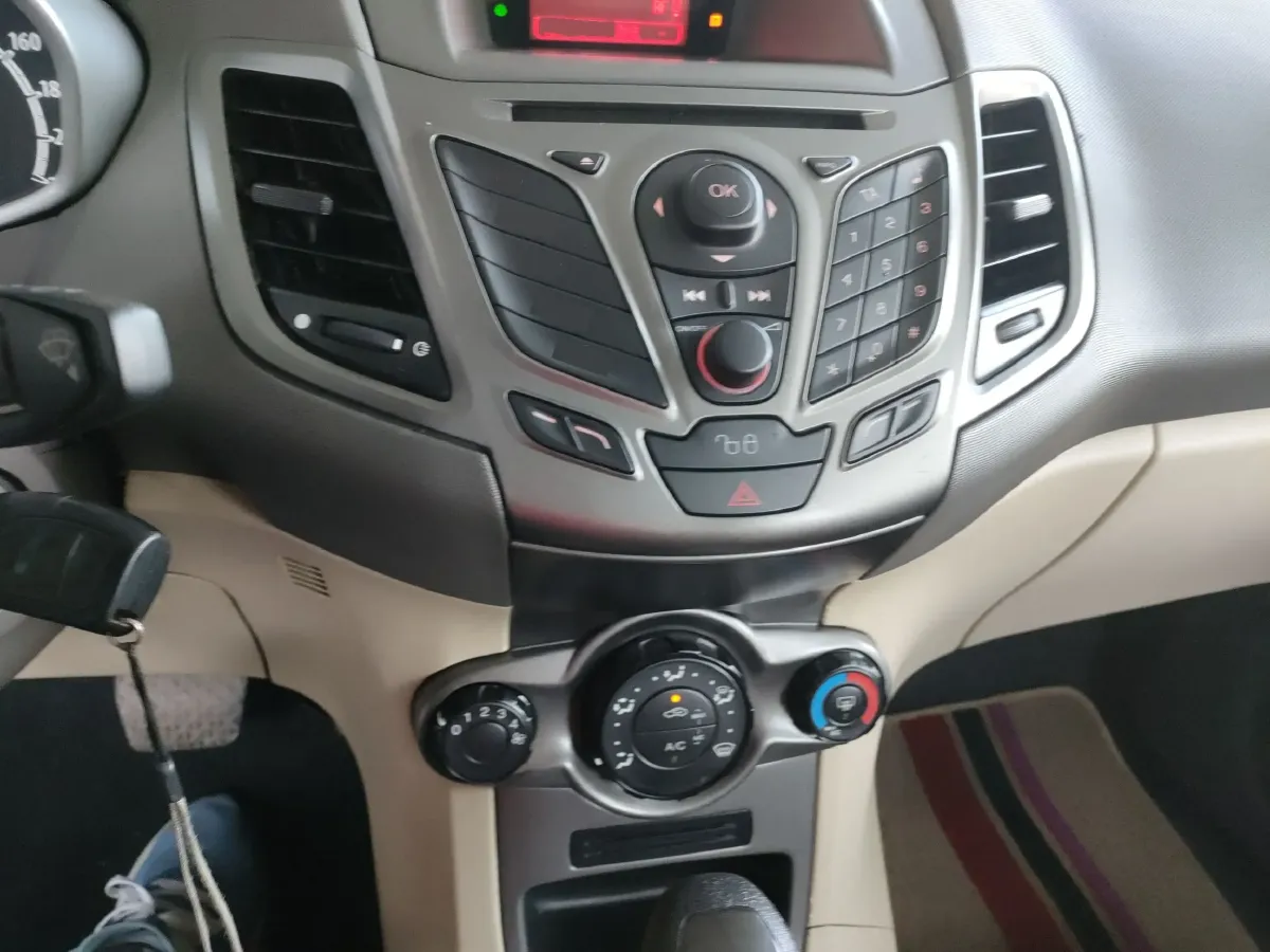 2011 Ford Fiesta 1.5L 103HP L4 4AT,autocango,china used car exporter,china ev exporter,chinese used car exporter,chinese used ev exporter