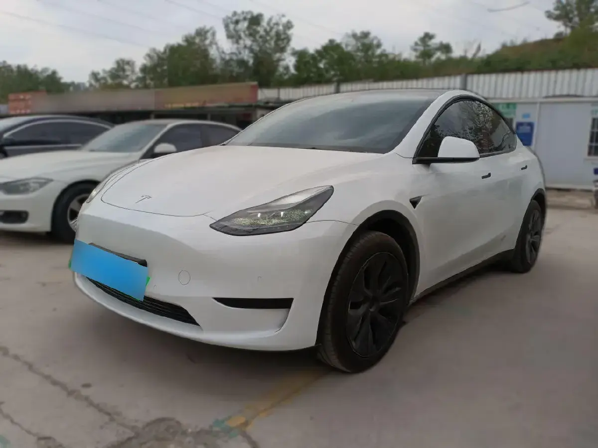 2023 Tesla Model Y BEV 60KWH