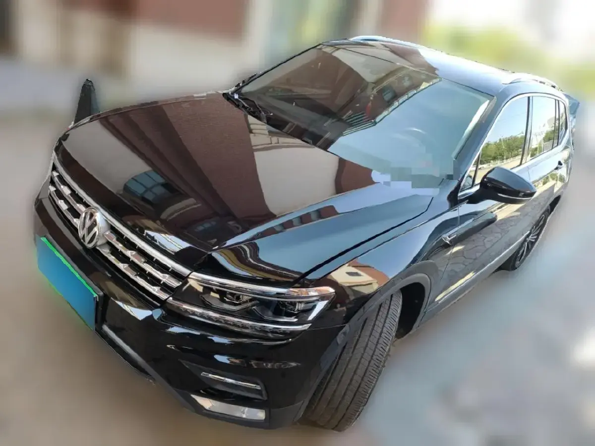 2018 Volkswagen Tiguan L 2.0T 220HP L4 7DCT
