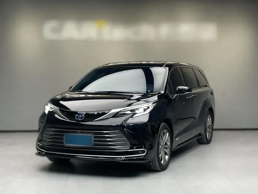 2023 Toyota Sienna 2.5L 189HP L4 E-CVT Hybrid