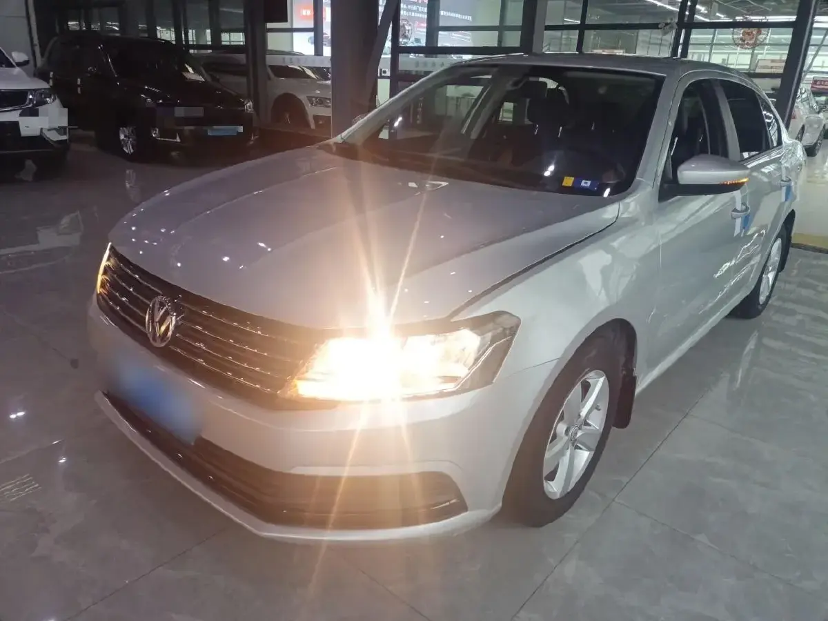 2015 Volkswagen Lavida 1.6L 110HP L4 5MT
