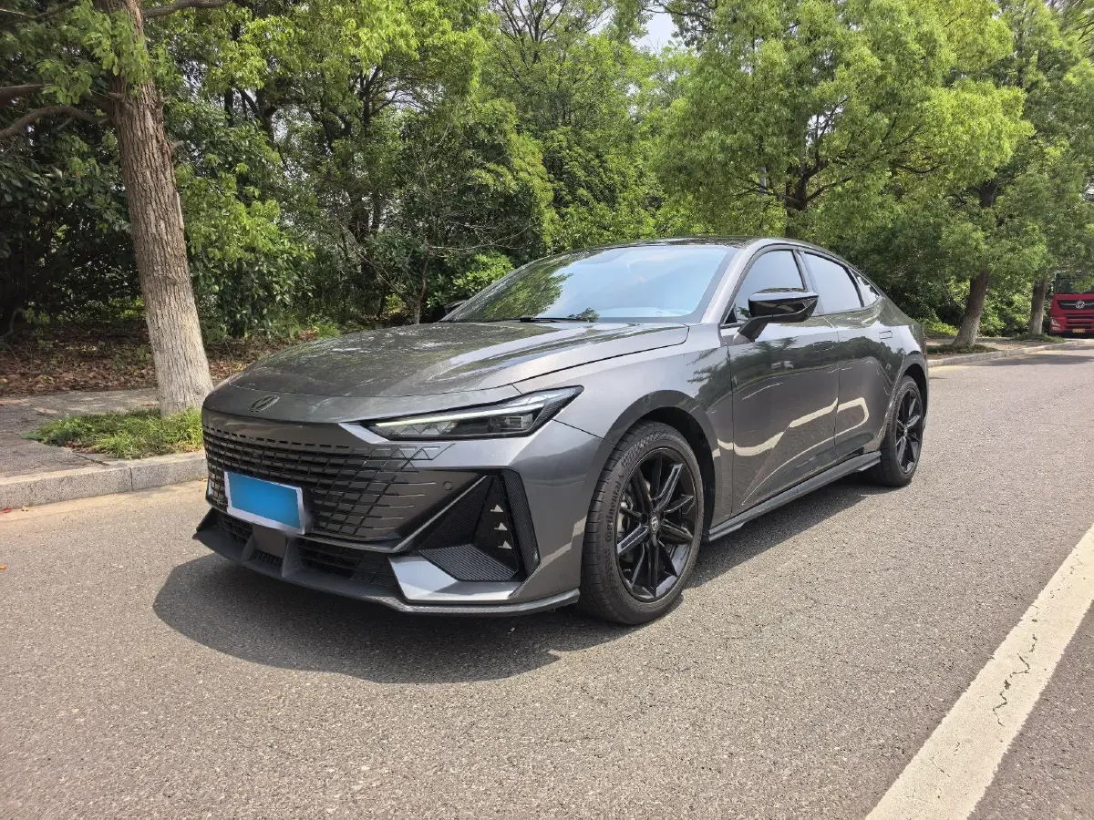 2022 ChangAn UNI-V 1.5T 188HP L4 7DCT