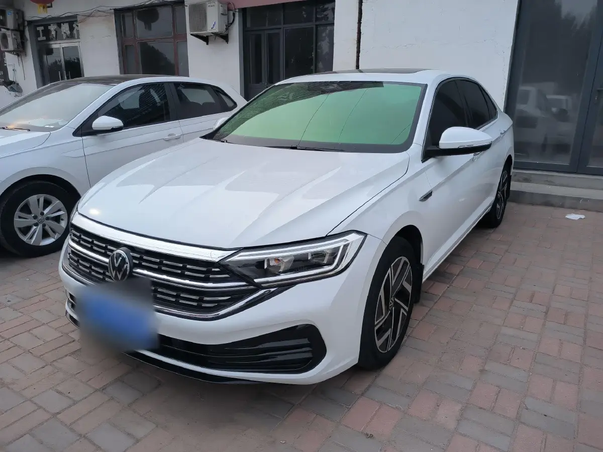 2023 Volkswagen Sagitar 1.5T 160HP L4 7DCT