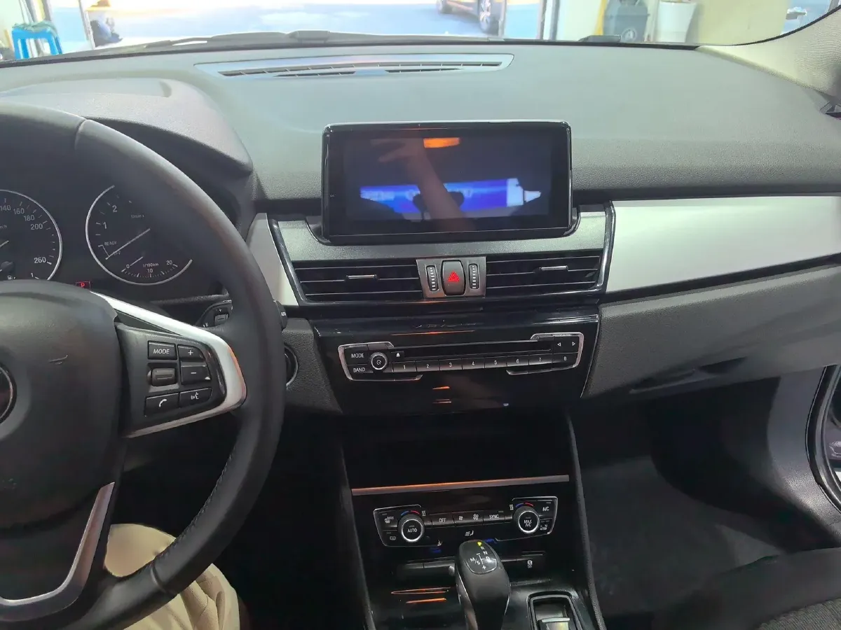 2015 BMW 2 Series SUV 1.5T 136HP L3 6AT,autocango,china used car exporter,china ev exporter,chinese used car exporter,chinese used ev exporter