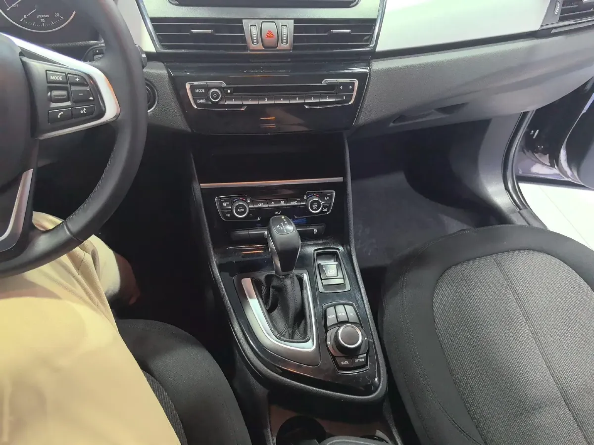 2015 BMW 2 Series SUV 1.5T 136HP L3 6AT,autocango,china used car exporter,china ev exporter,chinese used car exporter,chinese used ev exporter