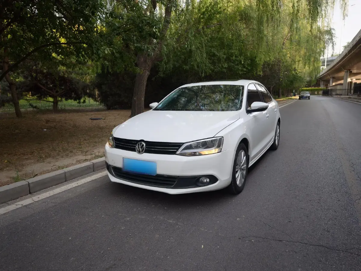 2014 Volkswagen Sagitar 1.6L 105HP L4 6AT