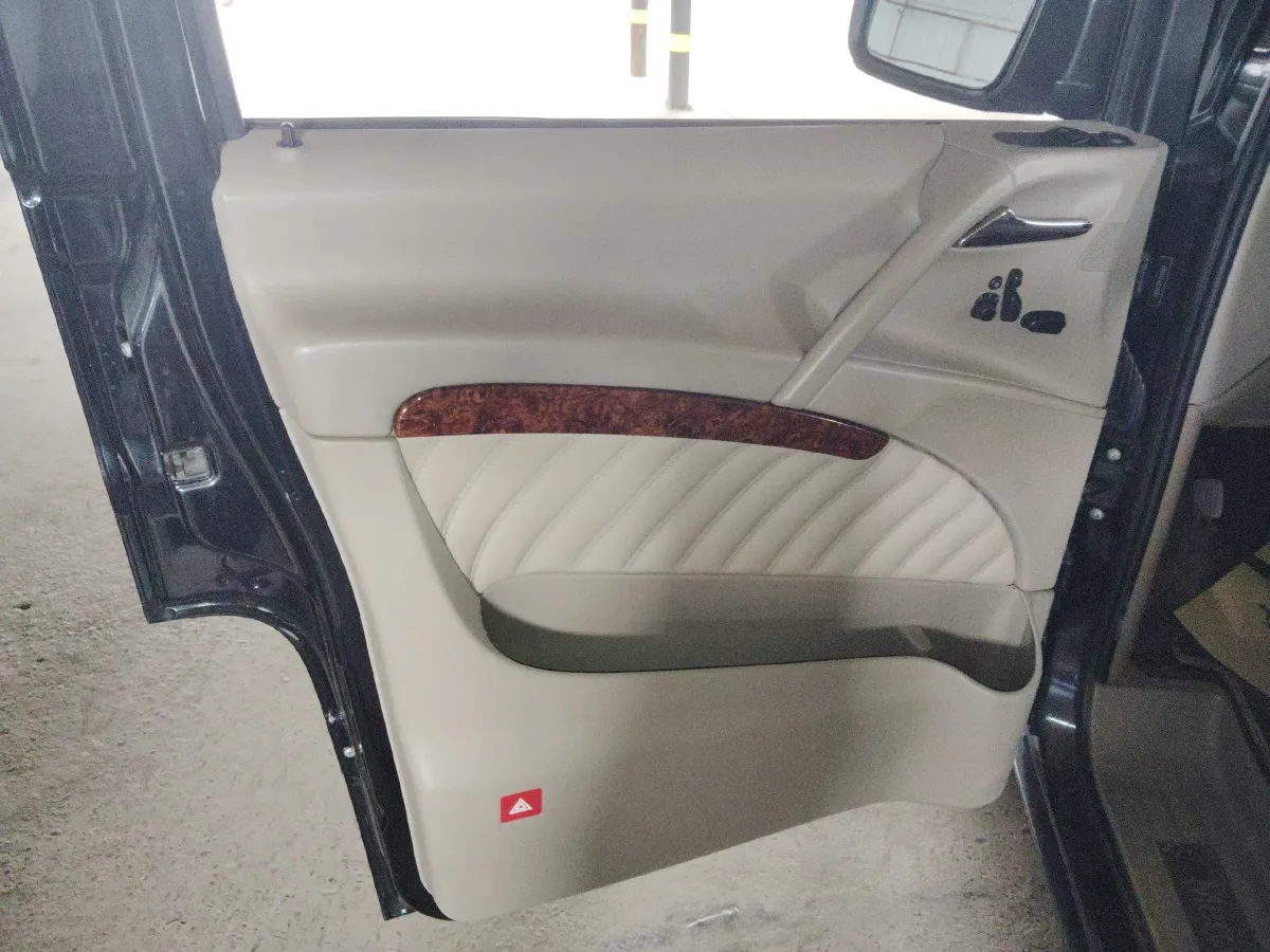 2012 Mercedes-Benz Viano 2.5L 190HP V6 5AT,autocango,china used car exporter,china ev exporter,chinese used car exporter,chinese used ev exporter