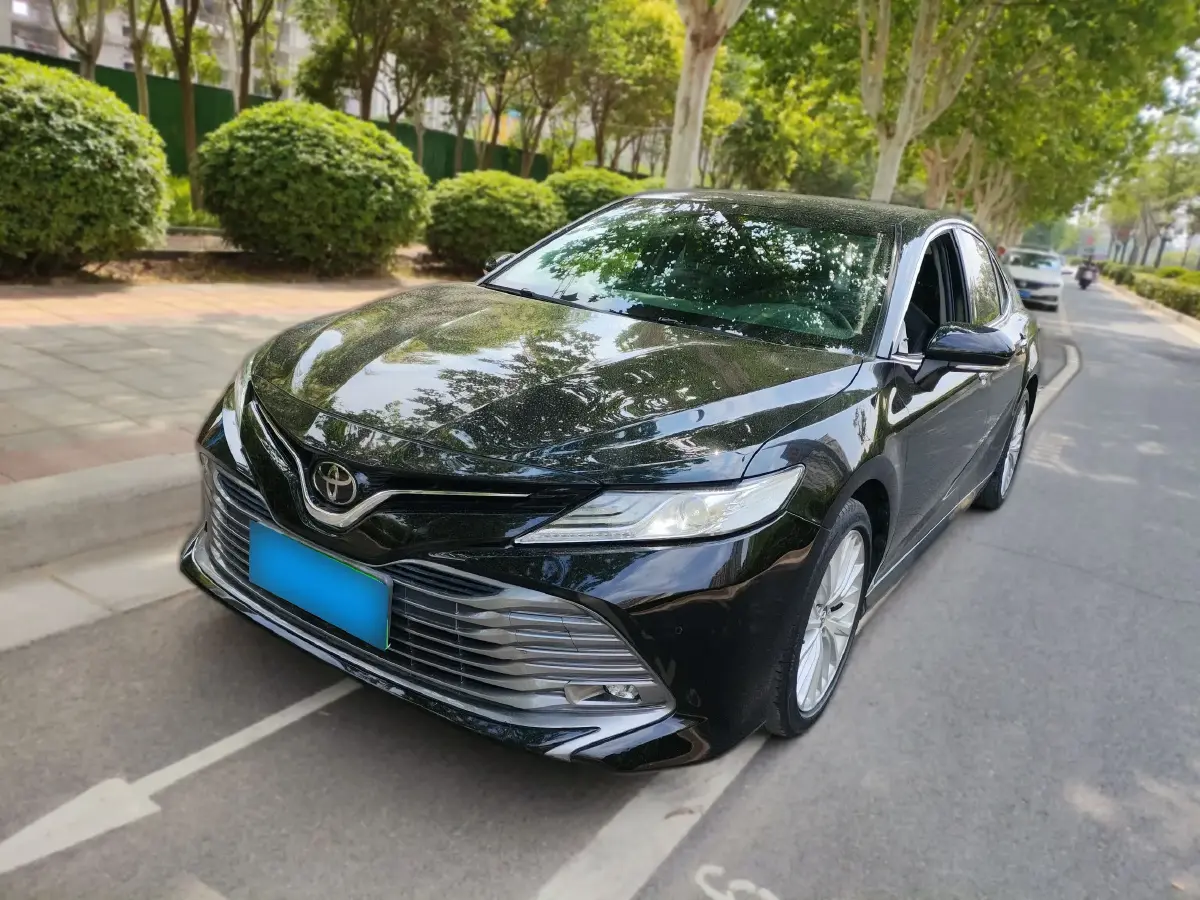 2019 Toyota Camry 2.5L 209HP L4 8AT
