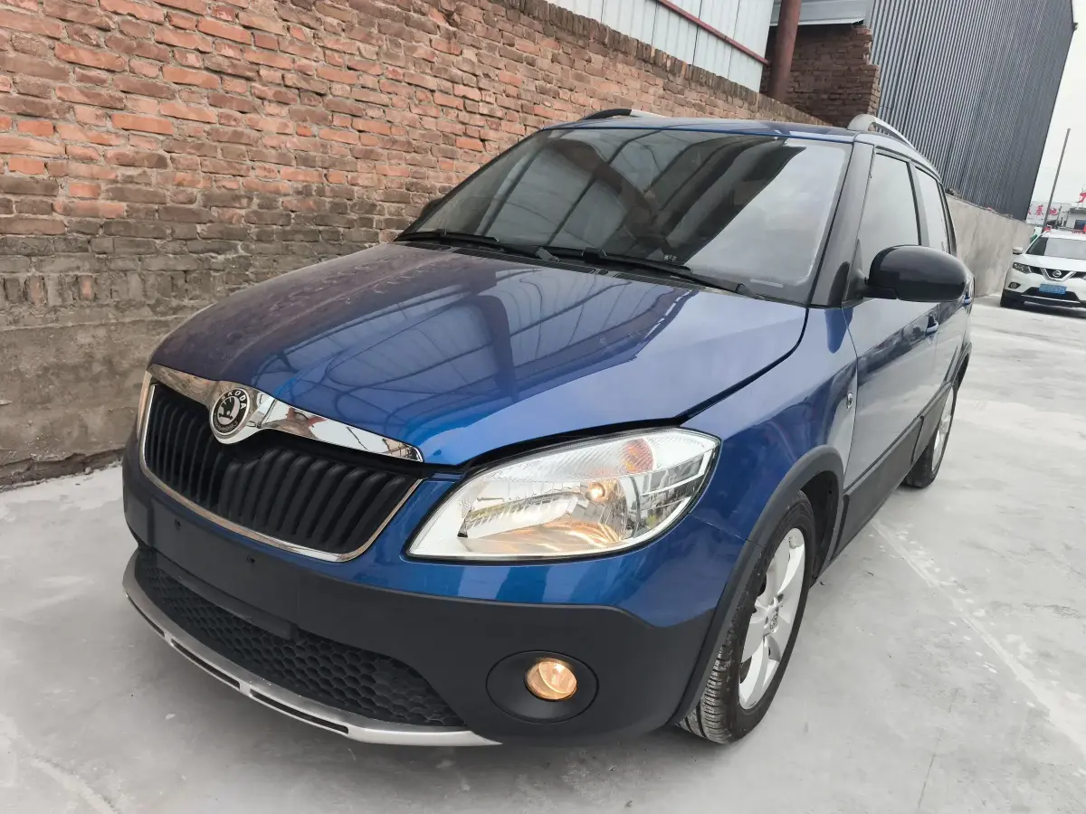 2012 Skoda Fabia 1.6L 105HP L4 6AT