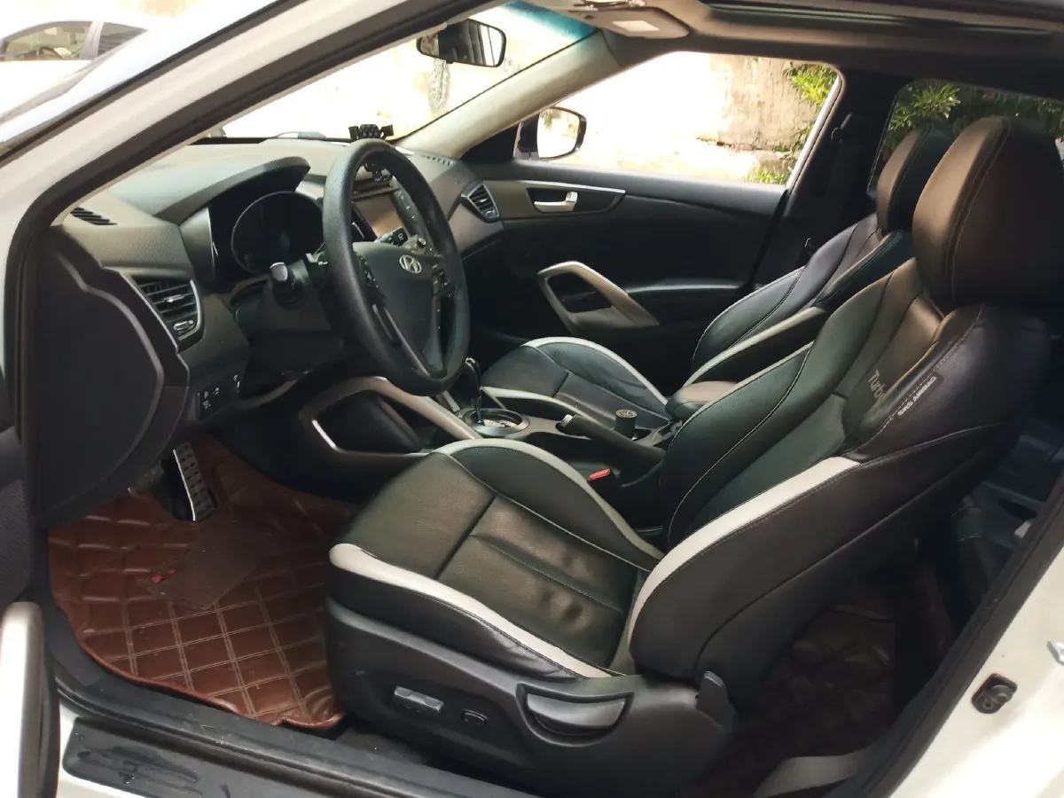 2012 Hyundai Veloster 1.6T 204HP L4 6AT,autocango,china used car exporter,china ev exporter,chinese used car exporter,chinese used ev exporter