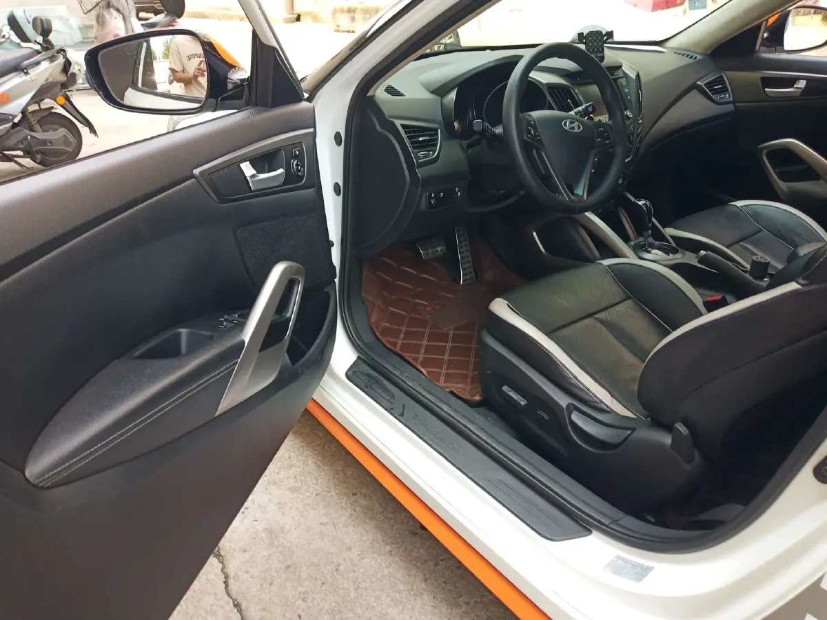 2012 Hyundai Veloster 1.6T 204HP L4 6AT,autocango,china used car exporter,china ev exporter,chinese used car exporter,chinese used ev exporter