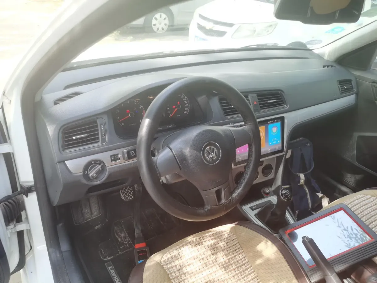 2013 Volkswagen Gran Lavida 1.6L 110HP L4 5MT,autocango,china used car exporter,china ev exporter,chinese used car exporter,chinese used ev exporter