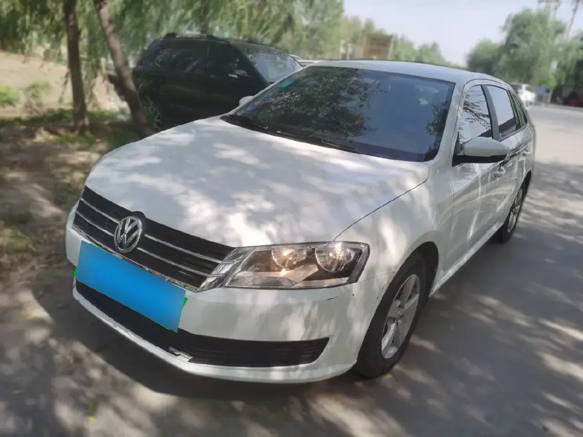 2013 Volkswagen Gran Lavida 1.6L 110HP L4 5MT