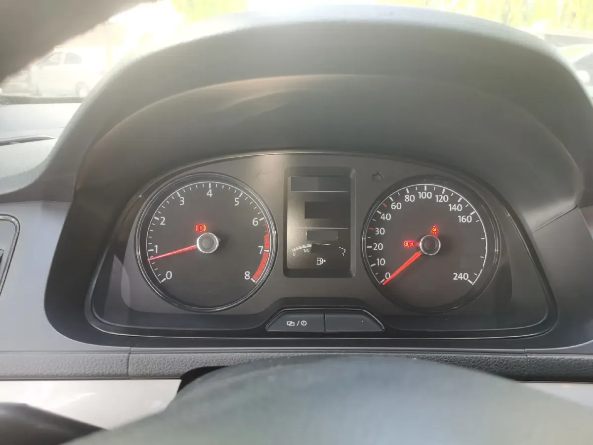 2013 Volkswagen Gran Lavida 1.6L 110HP L4 5MT,autocango,china used car exporter,china ev exporter,chinese used car exporter,chinese used ev exporter