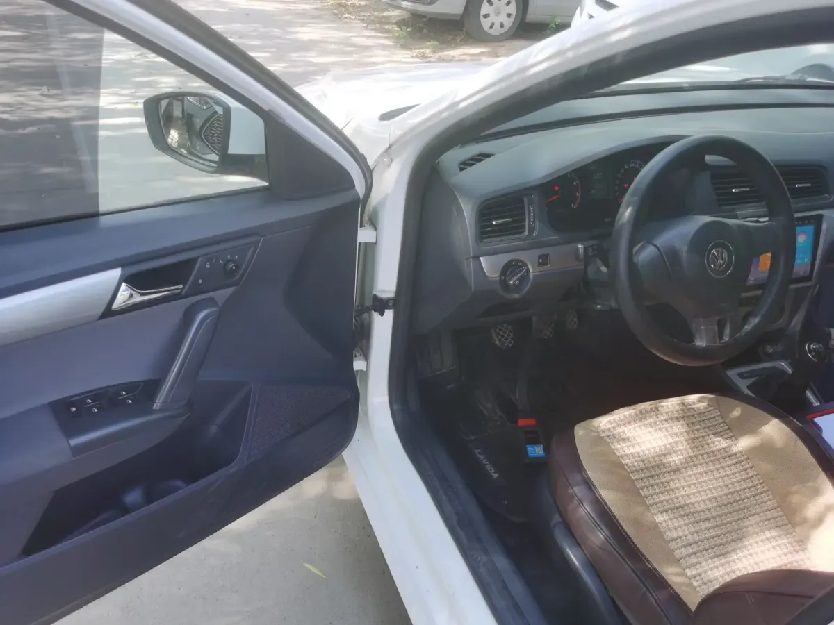 2013 Volkswagen Gran Lavida 1.6L 110HP L4 5MT,autocango,china used car exporter,china ev exporter,chinese used car exporter,chinese used ev exporter