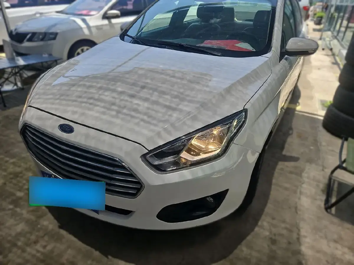 2015 Ford Escort 1.5L 113HP L4 6AT