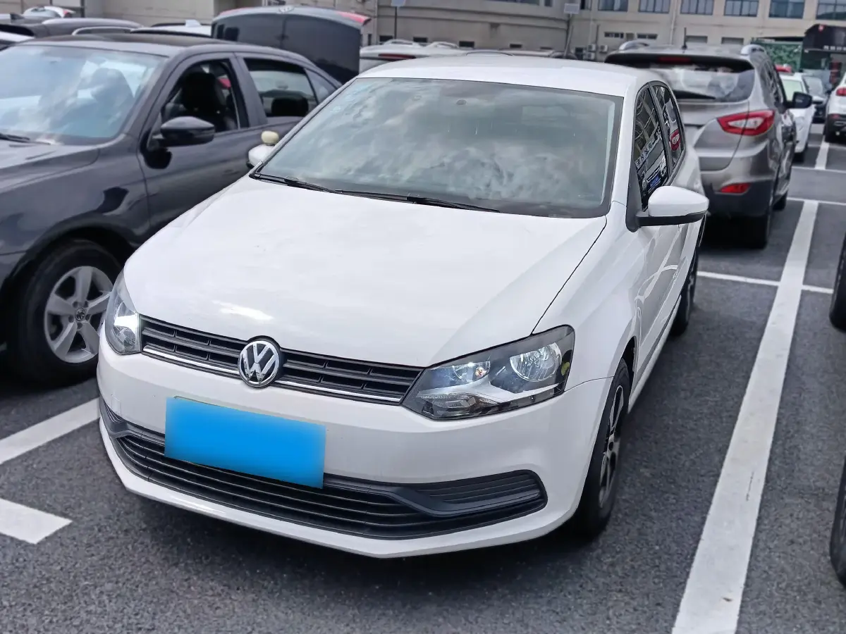 2016 Volkswagen Polo 1.4L 90HP L4 6AT
