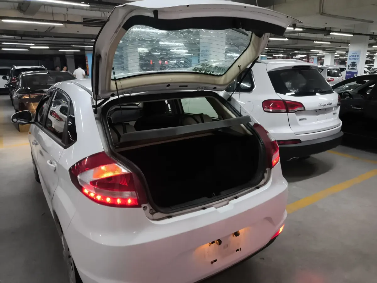 2015 Chery Fulwin 2 1.5L 109HP L4 5MT,autocango,china used car exporter,china ev exporter,chinese used car exporter,chinese used ev exporter