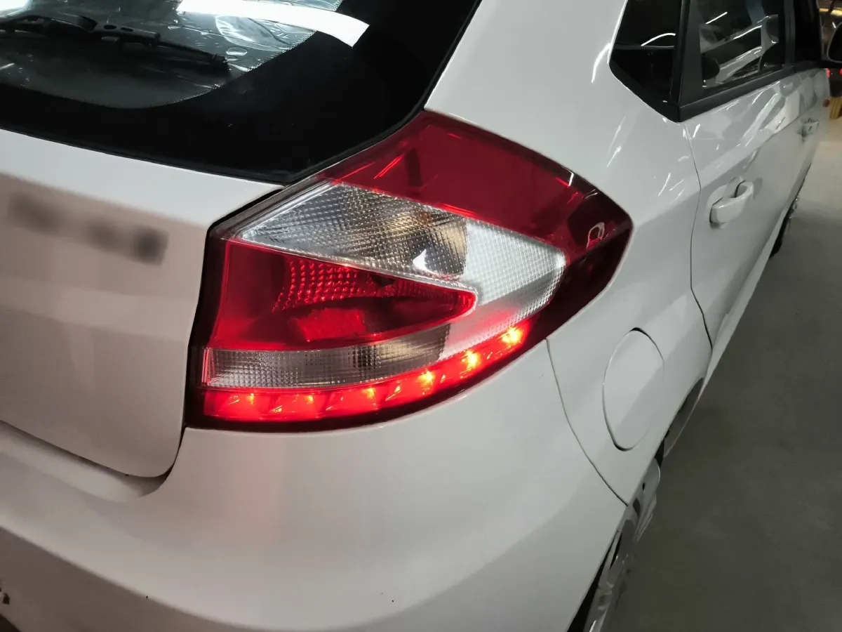 2015 Chery Fulwin 2 1.5L 109HP L4 5MT,autocango,china used car exporter,china ev exporter,chinese used car exporter,chinese used ev exporter