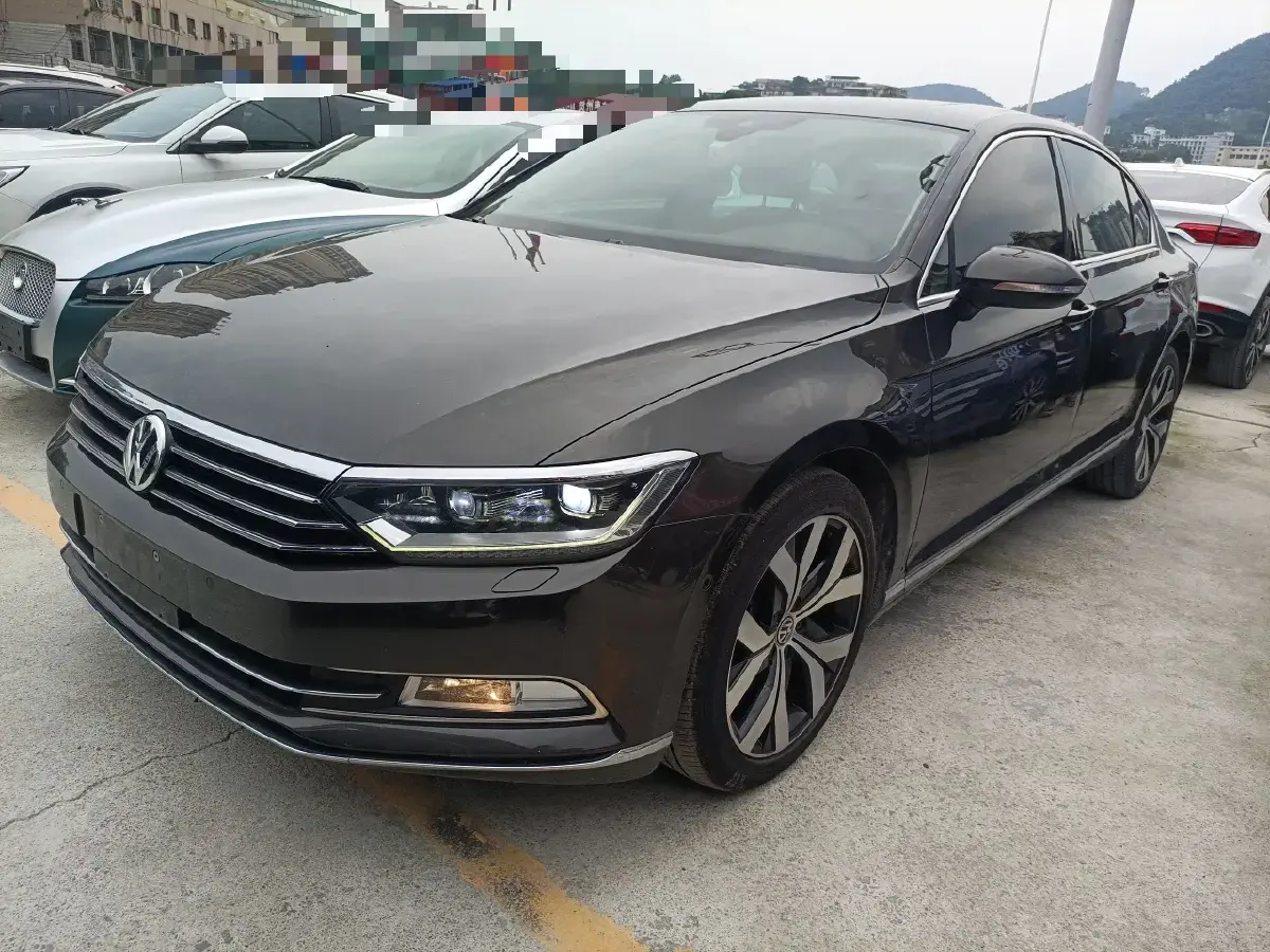 2017 Volkswagen Magotan 2.0T 220HP L4 7DCT