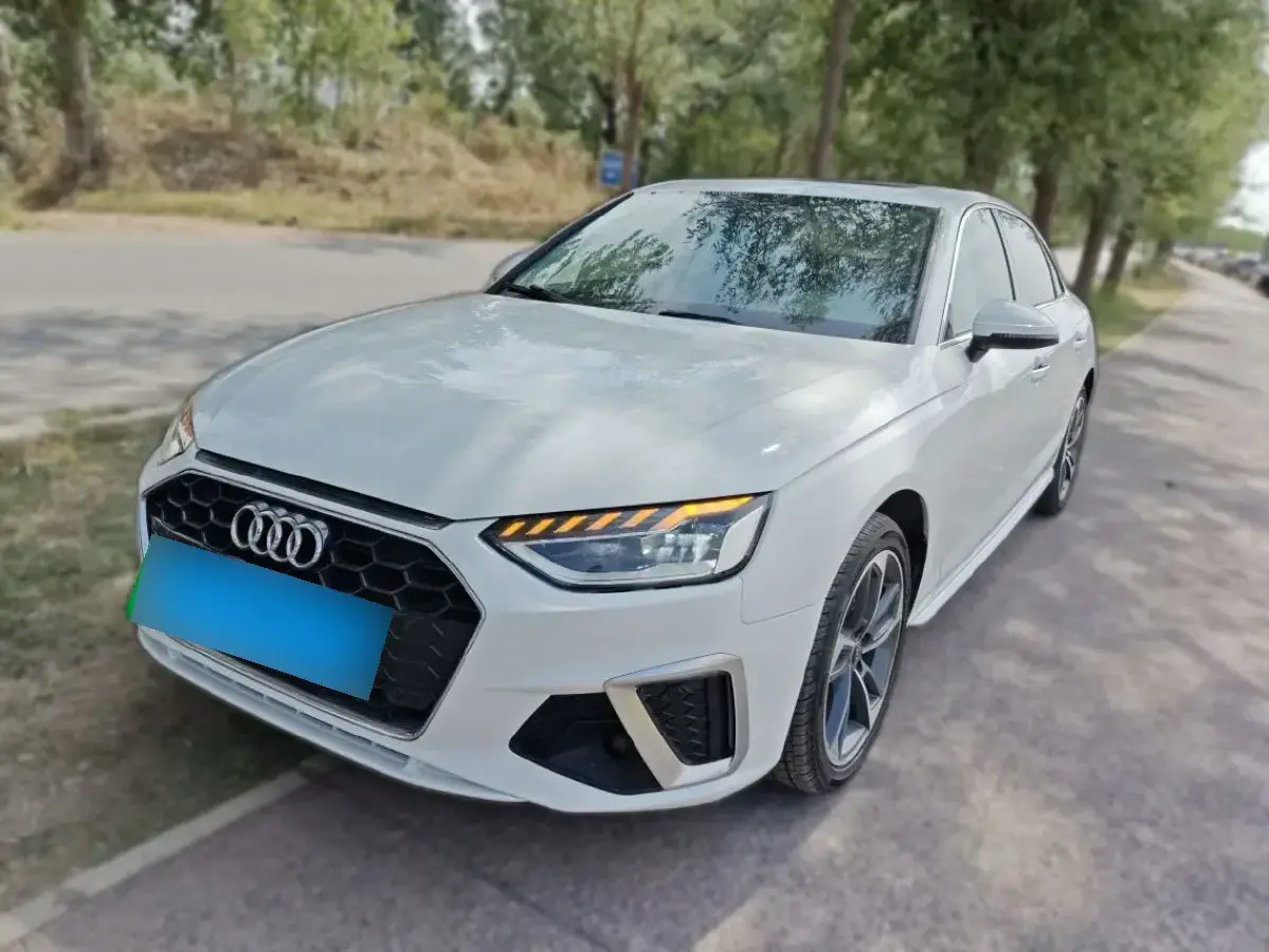 2022 Audi A4L 2.0T 190HP L4 7DCT