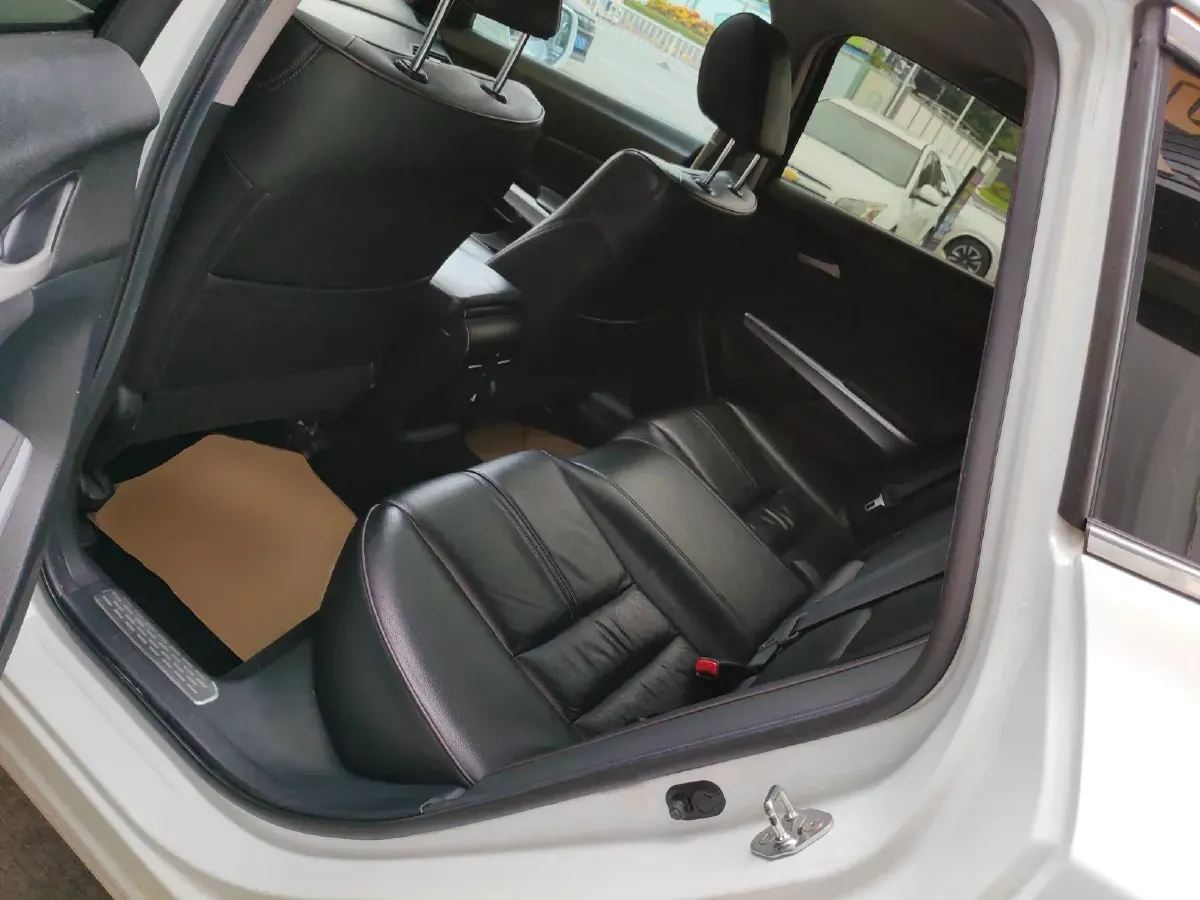 2012 Honda Crosstour 2.4L 197HP L4 5AT,autocango,china used car exporter,china ev exporter,chinese used car exporter,chinese used ev exporter