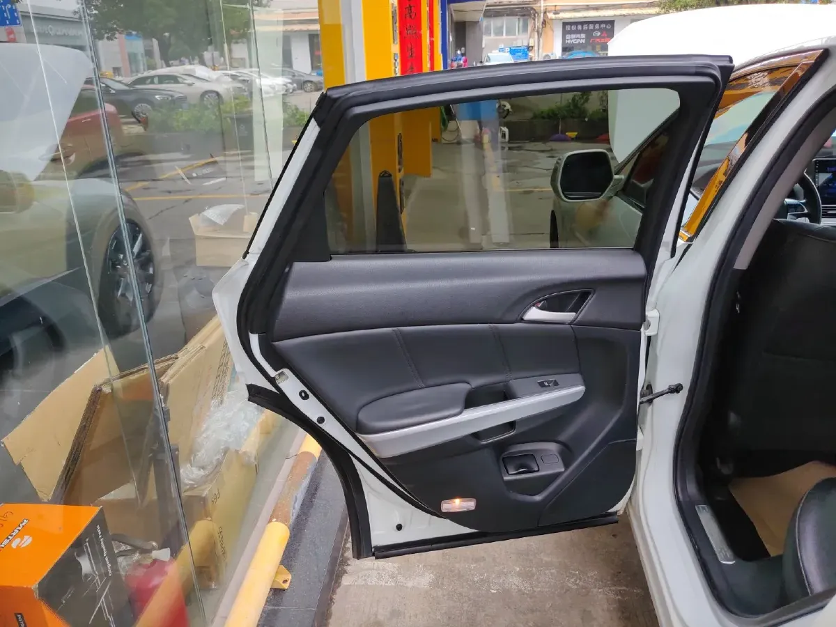 2012 Honda Crosstour 2.4L 197HP L4 5AT,autocango,china used car exporter,china ev exporter,chinese used car exporter,chinese used ev exporter