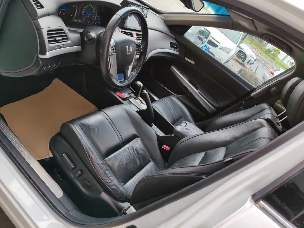 2012 Honda Crosstour 2.4L 197HP L4 5AT,autocango,china used car exporter,china ev exporter,chinese used car exporter,chinese used ev exporter