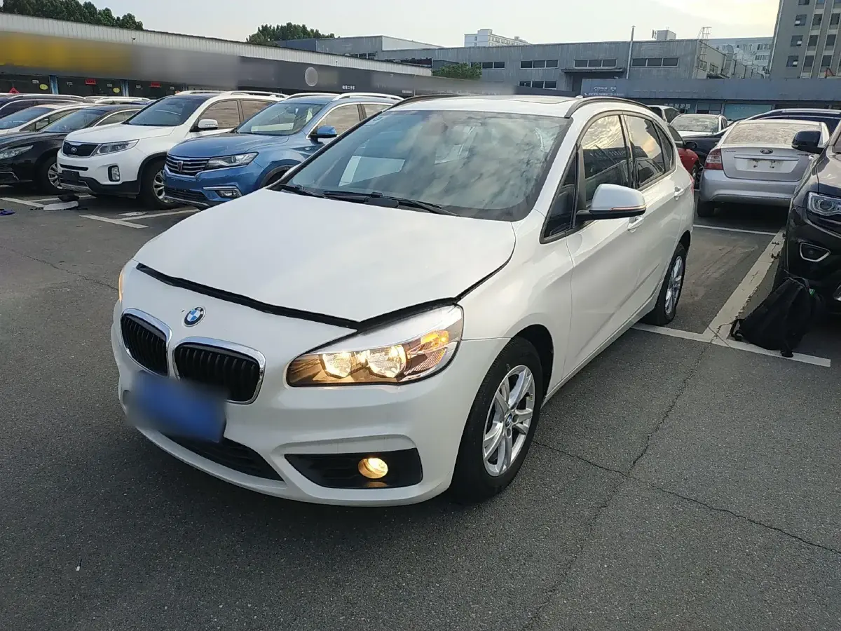 2015 BMW 2 Series Wagon 1.5T 136HP L3 6AT