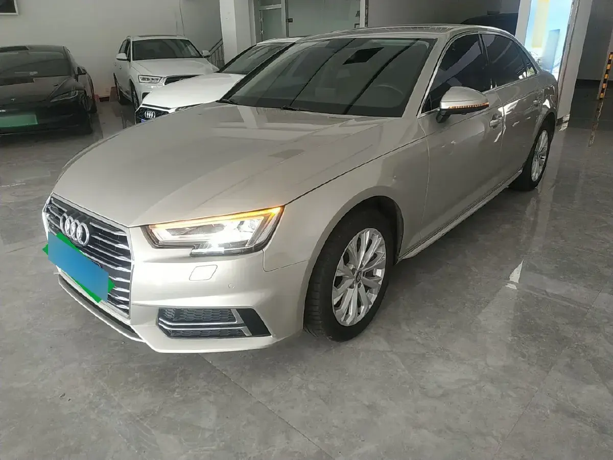2019 Audi A4L 2.0T 190HP L4 7DCT