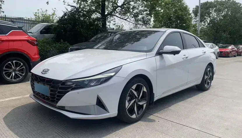 2022 Hyundai Elantra 1.5L 115HP L4 CVT