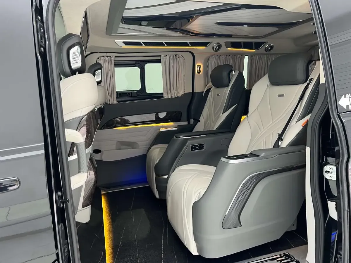 2020 Ford Tourneo 2.0T 203HP L4 6AT,autocango,china used car exporter,china ev exporter,chinese used car exporter,chinese used ev exporter