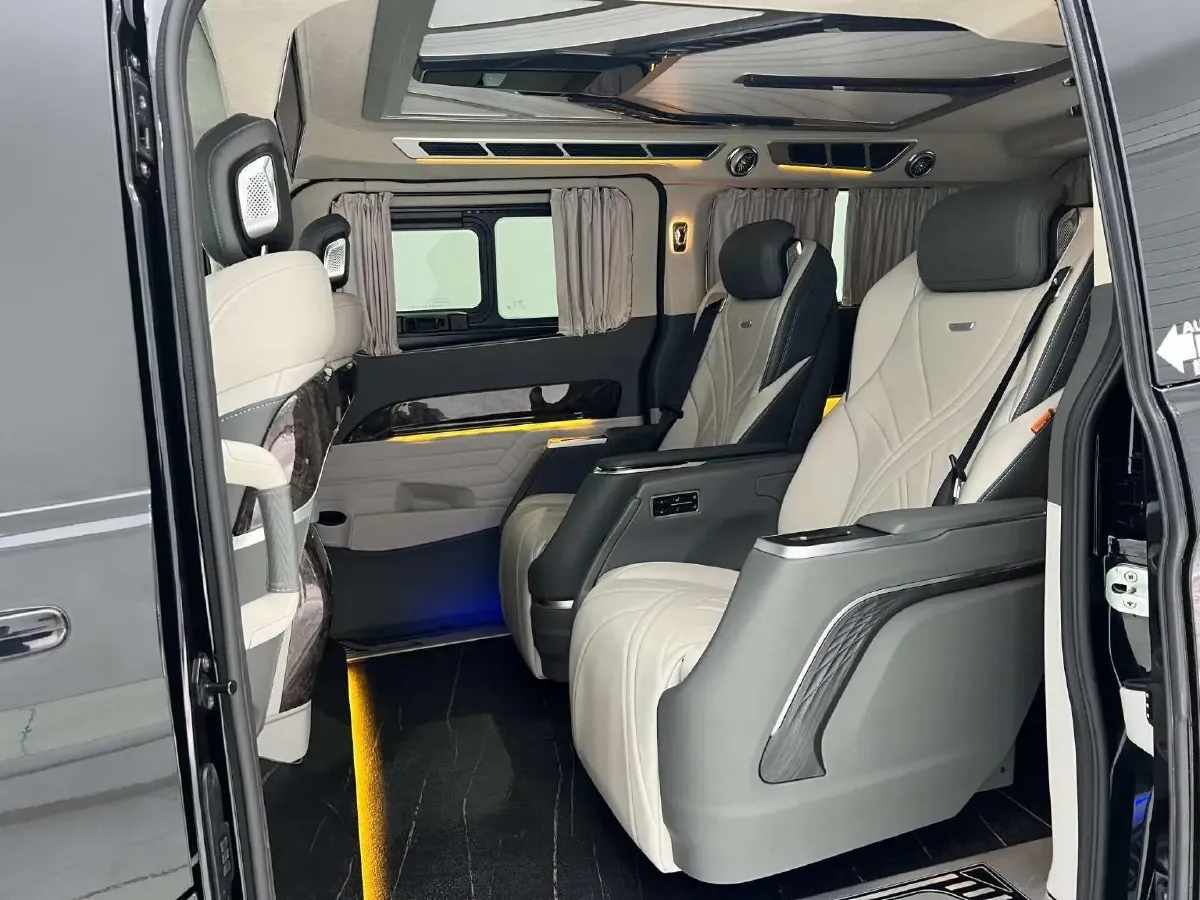 2020 Ford Tourneo 2.0T 203HP L4 6AT,autocango,china used car exporter,china ev exporter,chinese used car exporter,chinese used ev exporter