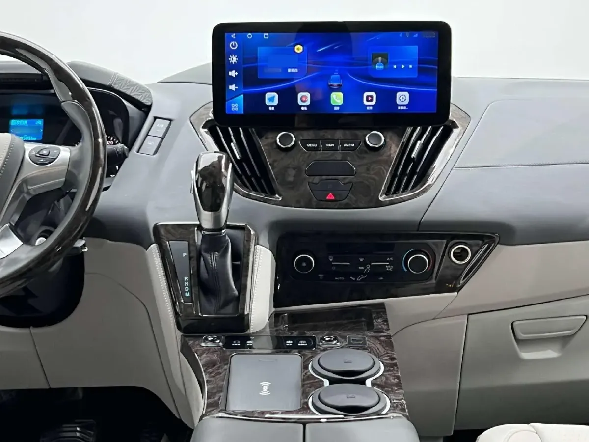 2020 Ford Tourneo 2.0T 203HP L4 6AT,autocango,china used car exporter,china ev exporter,chinese used car exporter,chinese used ev exporter