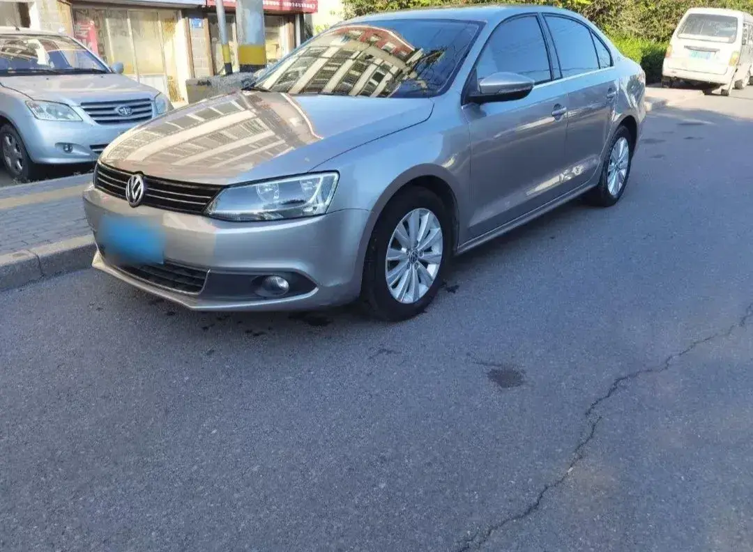 2014 Volkswagen Sagitar 1.6L 105HP L4 6AT