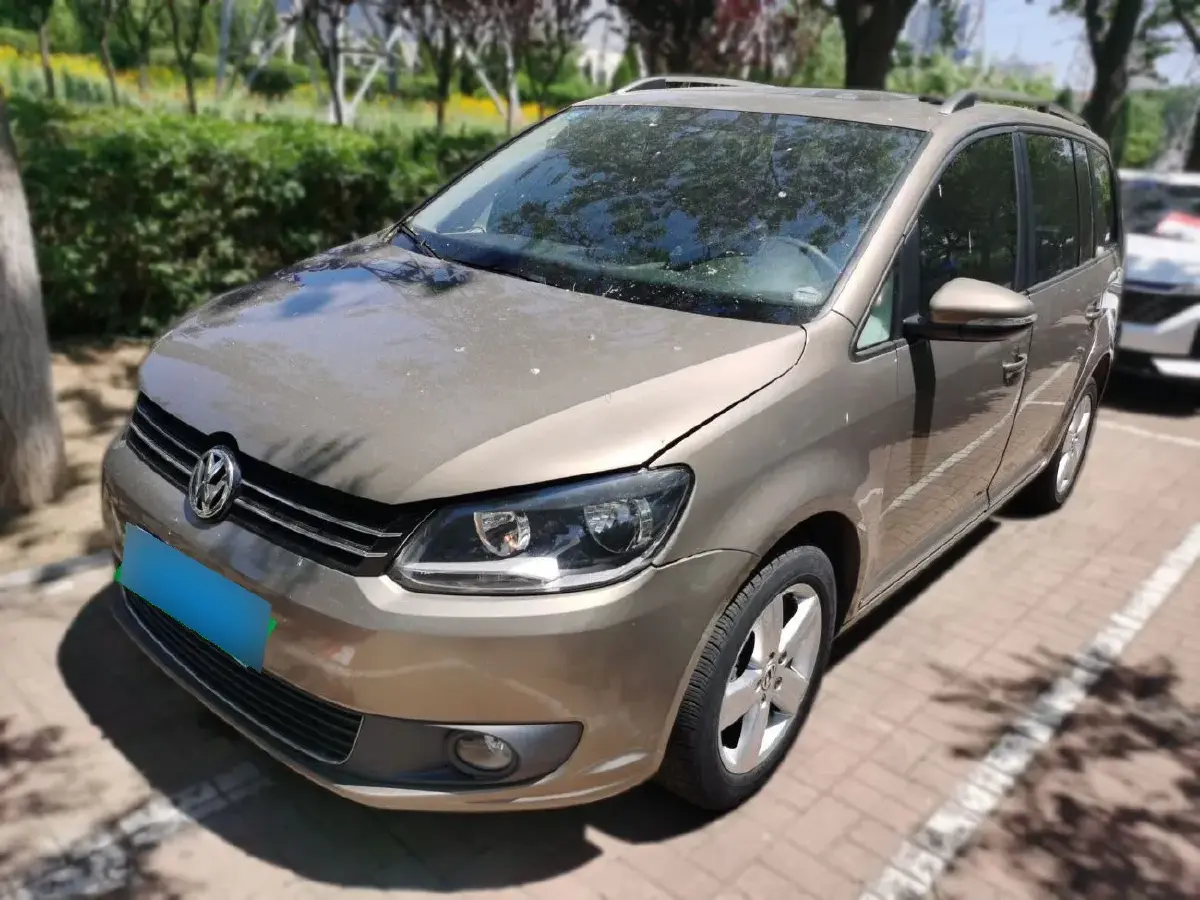 2015 Volkswagen Touran 1.4T 131HP L4 7DCT